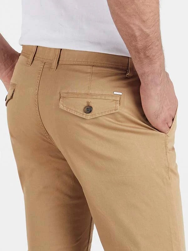Indian Terrain Men's Slim Fit Solid Khaki Trousers